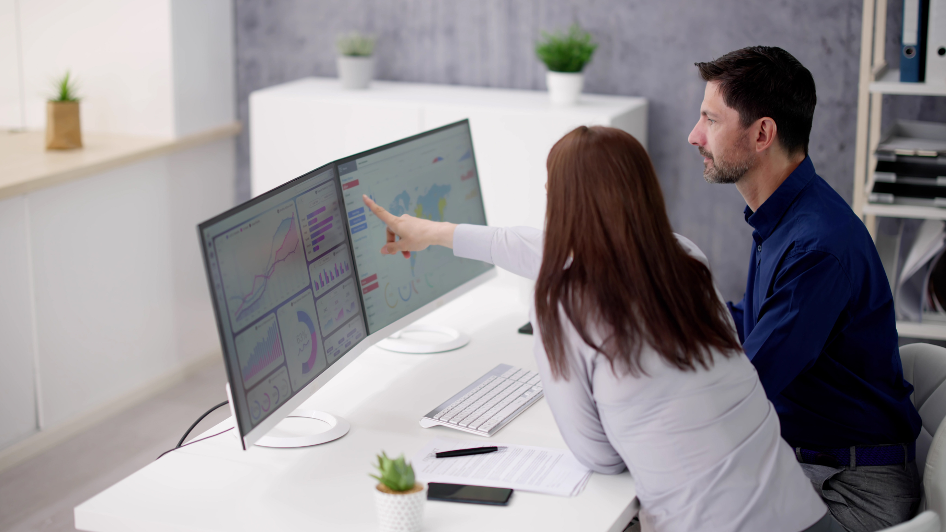 Achieving Business KPIs: How Do Dashboards and Scorecards Drive Business Excellence and Strategic Success?